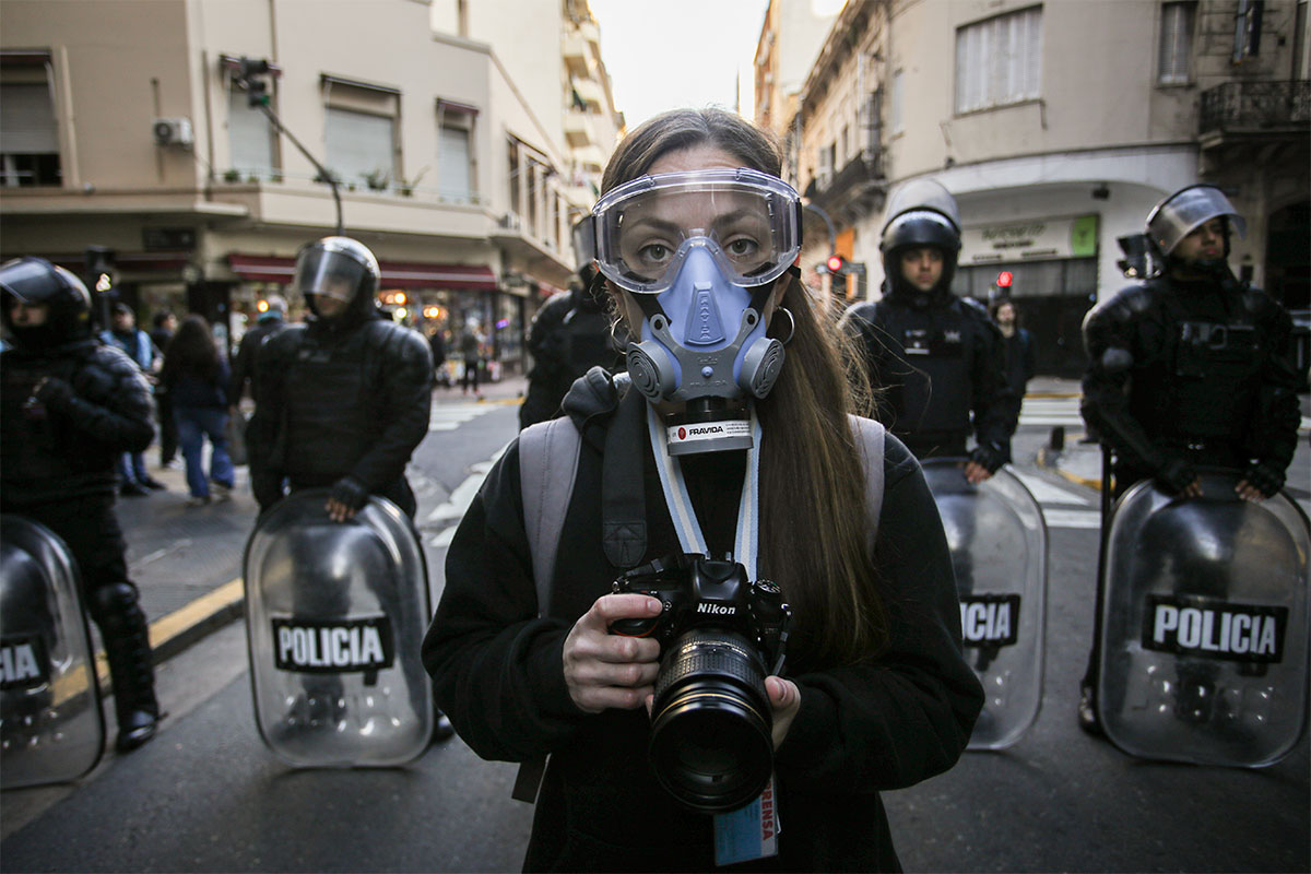 Cuidar la libertad de expresión: el desafío de ser reportera gráfica y maternar