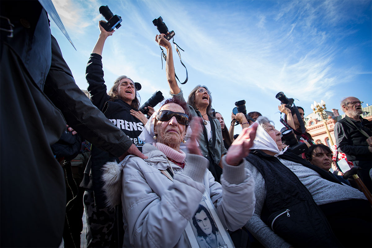 Cuidar la libertad de expresión: el desafío de ser reportera gráfica y maternar