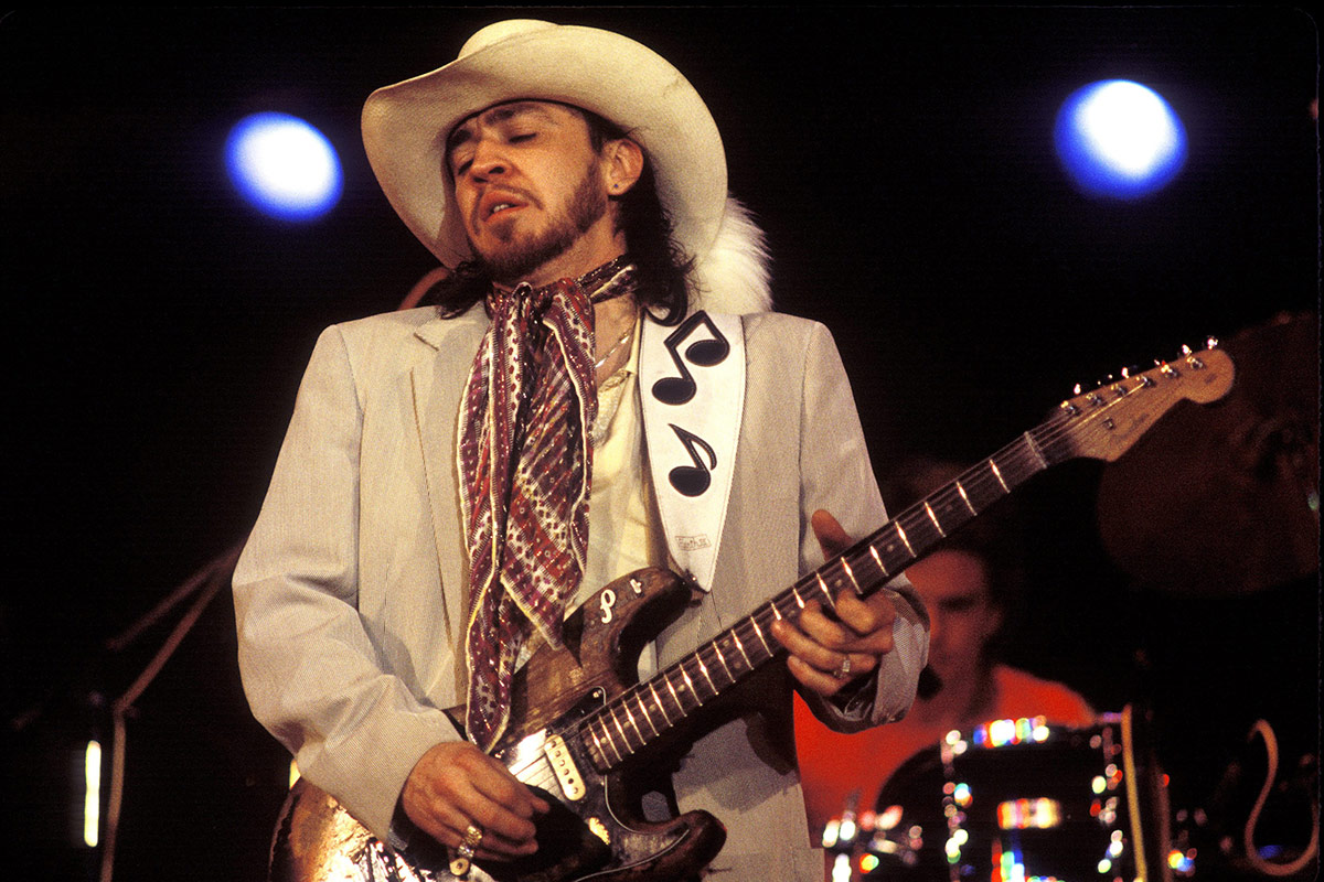 La última noche de Stevie Ray Vaughan: redención, blues de lava ardiente y tragedia en el aire