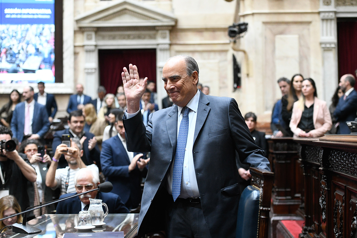 Milei manda a Francos a negociar con los gobernadores y friza el ingreso de Santiago Caputo al gabinete