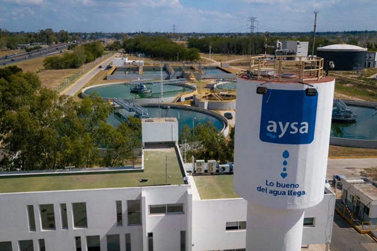El Gobierno inició la privatización de AySA y fijó el plazo para concretar la operación