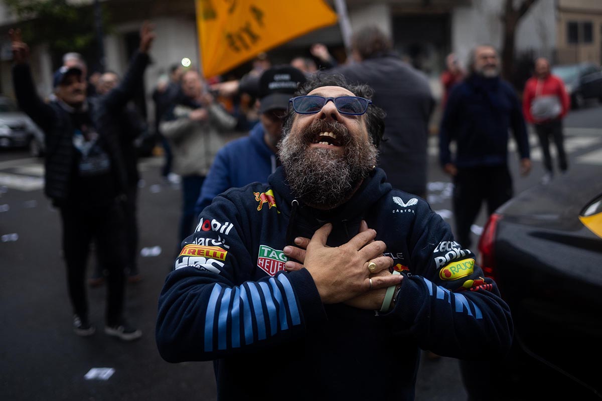 Nació Fuerza Taxi en una movilización con consignas en los techos y apoyo a Cristina