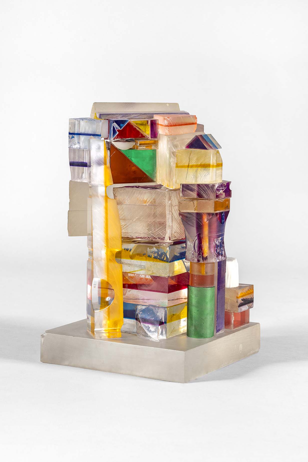 "Más aquí", una  mega muestra de  Rogelio Polesello