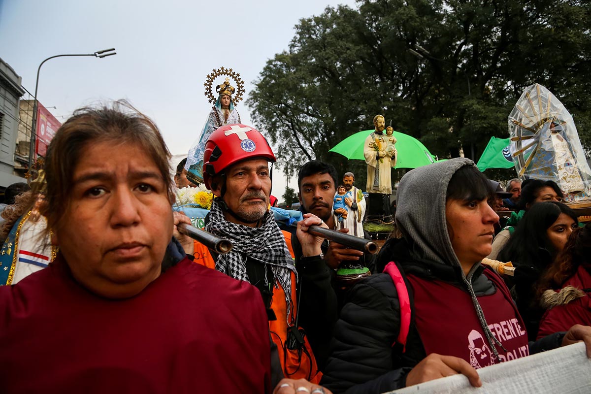 Espigas y lucha: lo que San Cayetano te da, Milei te lo quita