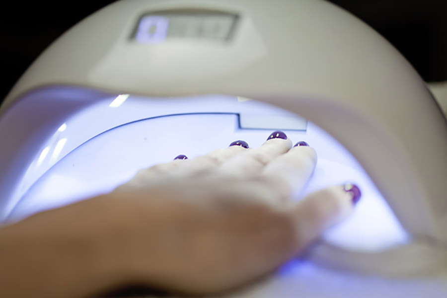 La Unión Europea prohíbe una sustancia altamente tóxica presente en los esmaltes de uñas