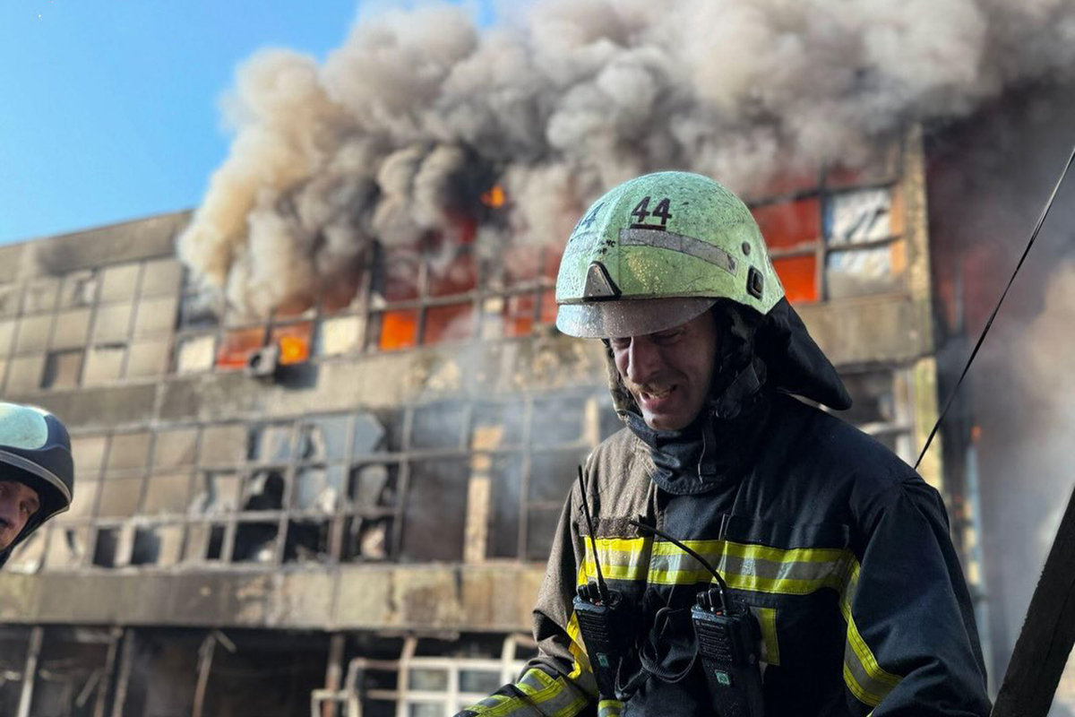 Al menos 14 muertos y 100 mil hogares sin luz por un ataque ruso a Ucrania