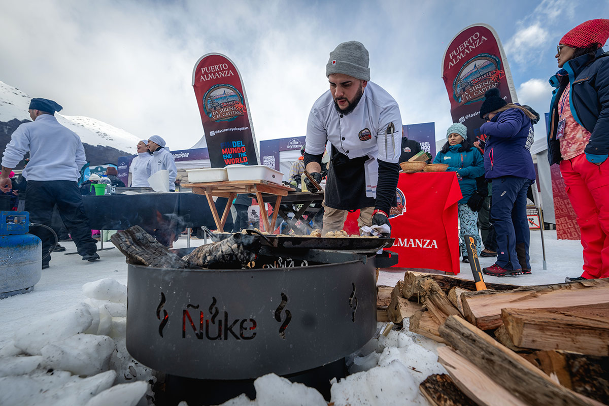 Desde China hasta Francia y España, los equipos olímpicos que transitan la nieve de Ushuaia