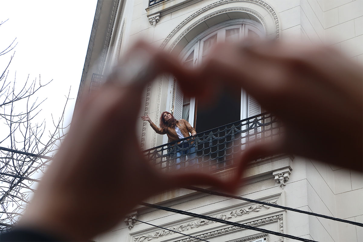 Cien días de democracia tutelada