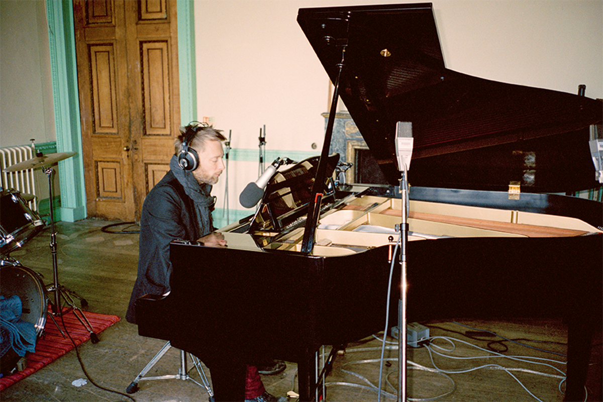 La intimidad creativa de Radiohead, registrada en un elocuente álbum de fotografías