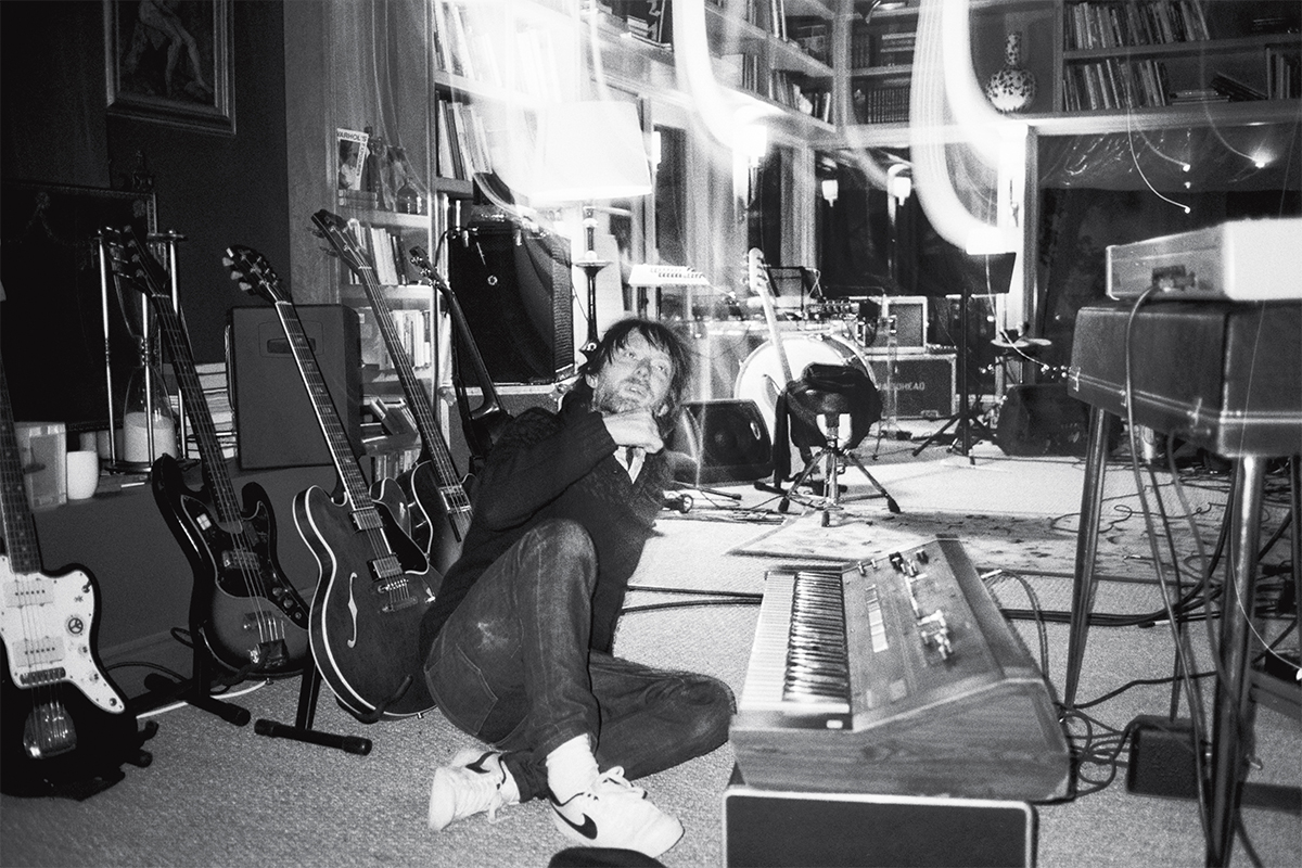 La intimidad creativa de Radiohead, registrada en un elocuente álbum de fotografías