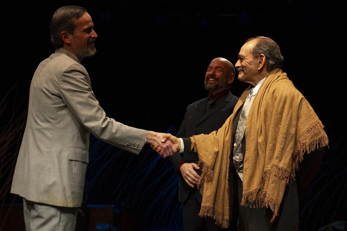 «Los dueños de la tierra», la eterna presencia de David Viñas