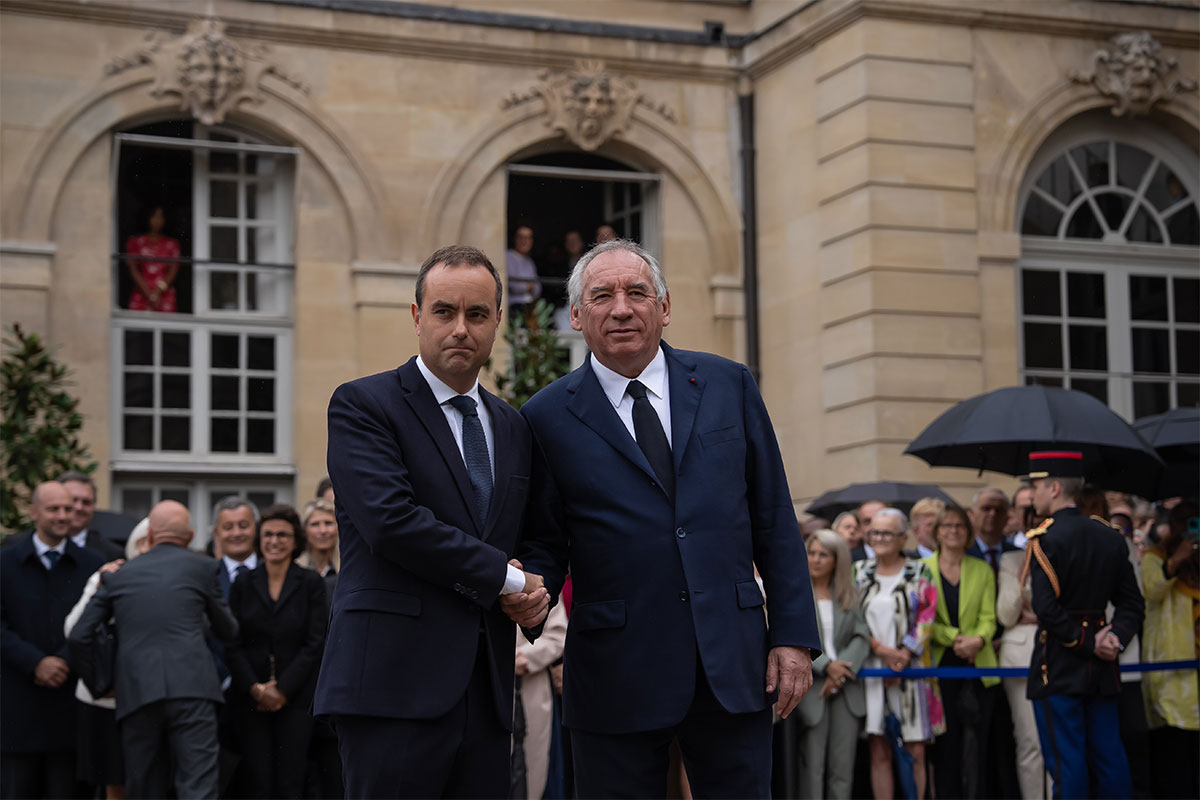 Francia: coraje, ¡huyamos!