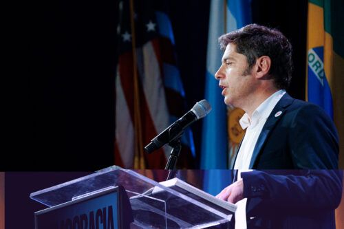 Kicillof homenajeó a Mujica, fustigó a Milei y pidió por «Cristina libre»