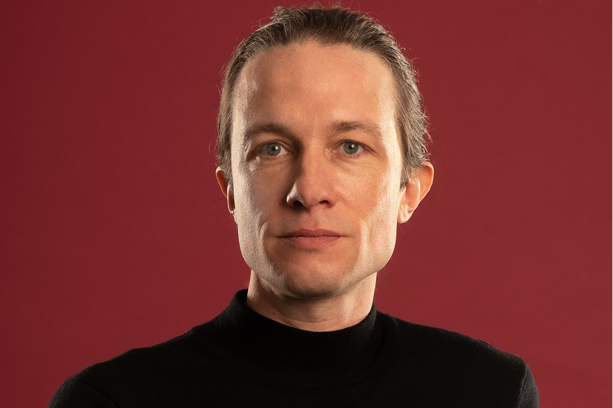 Manu Fanego: “El teatro es una ceremonia que también nos salva de la locura de estar solos”