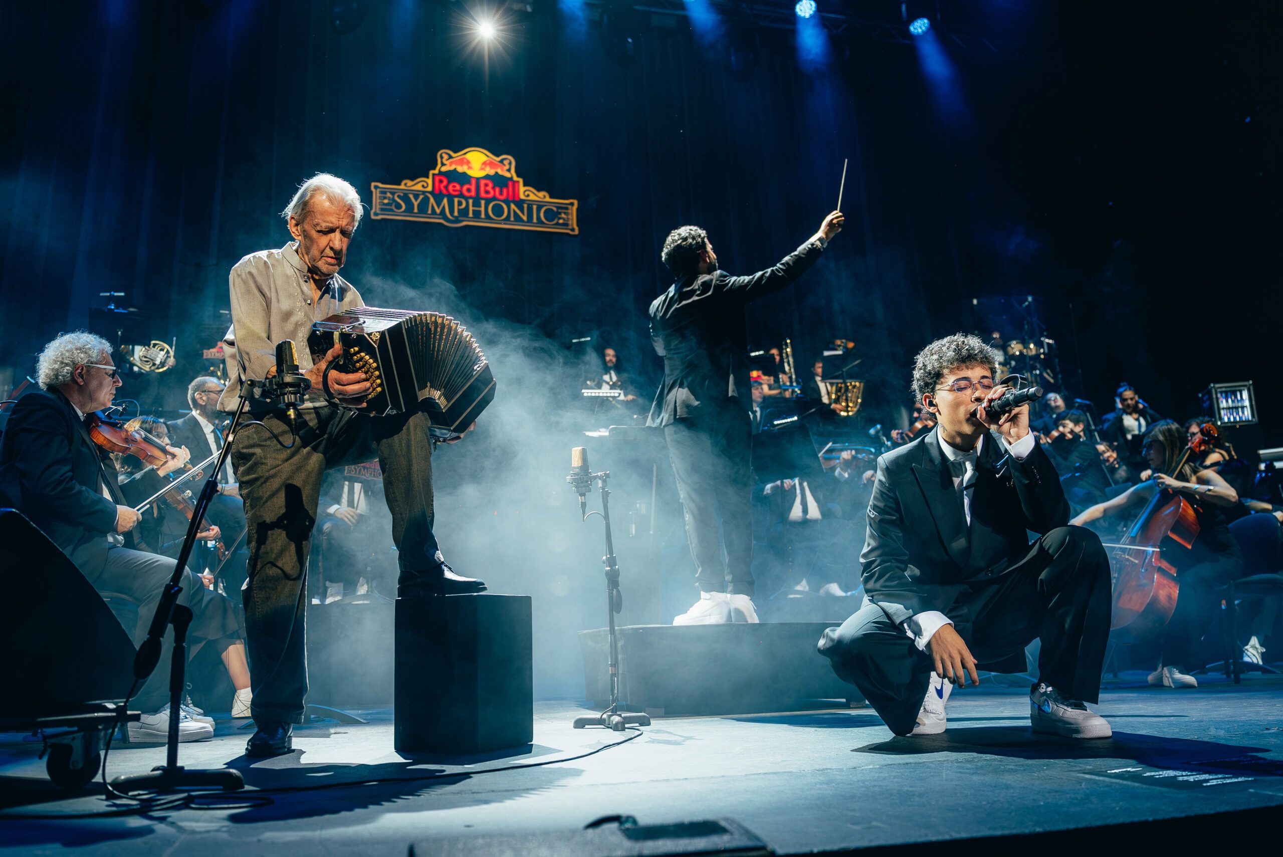 Trueno le dio otra dimensión a sus canciones  con una orquesta sinfónica