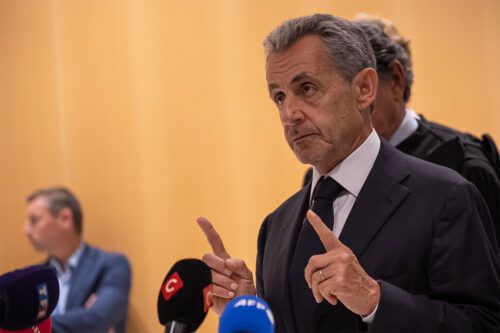 Sarkozy: “Si quieren que duerma en la cárcel, dormiré en la cárcel, pero con la cabeza bien alta”
