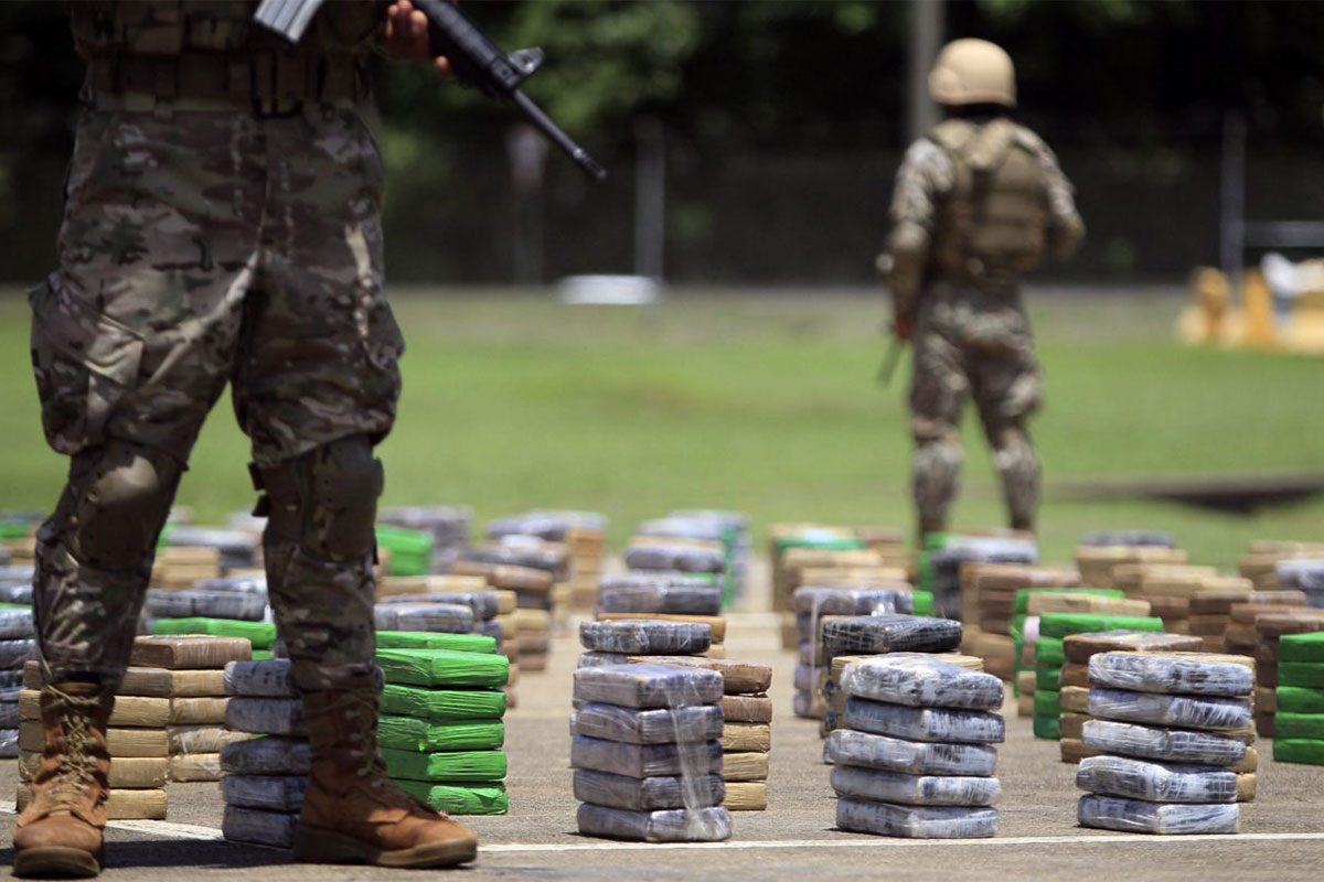 Narcolavado: Trump cubre a bancos, chantajea a México y amenaza a Venezuela