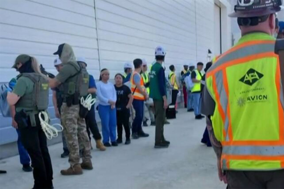 Los surcoreanos detenidos en Hyundai por ilegales dejarán EEUU esta semana