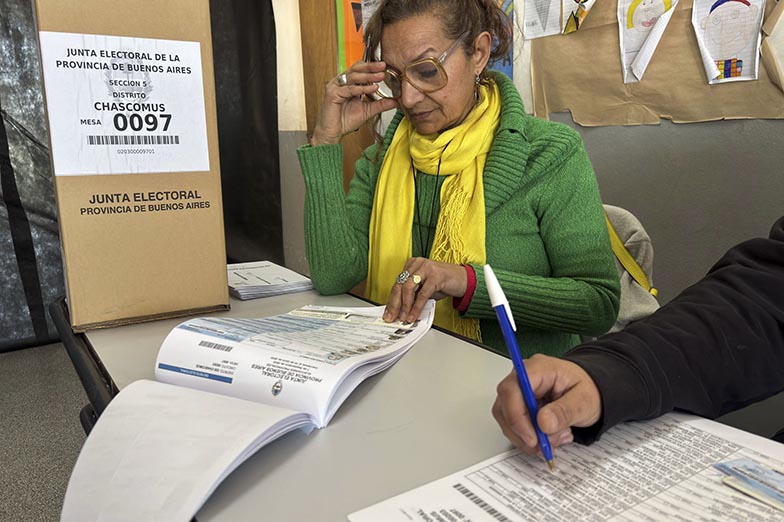 Denuncian que faltaron muchas autoridades de mesa y la jornada comenzó con baja concurrencia