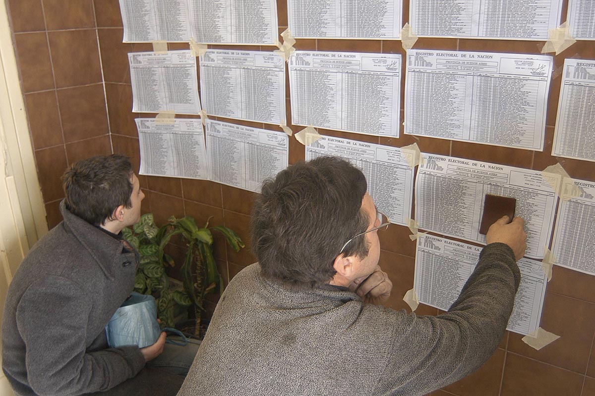 Participación dispar: al mediodía había votado el 30% del padrón provincial