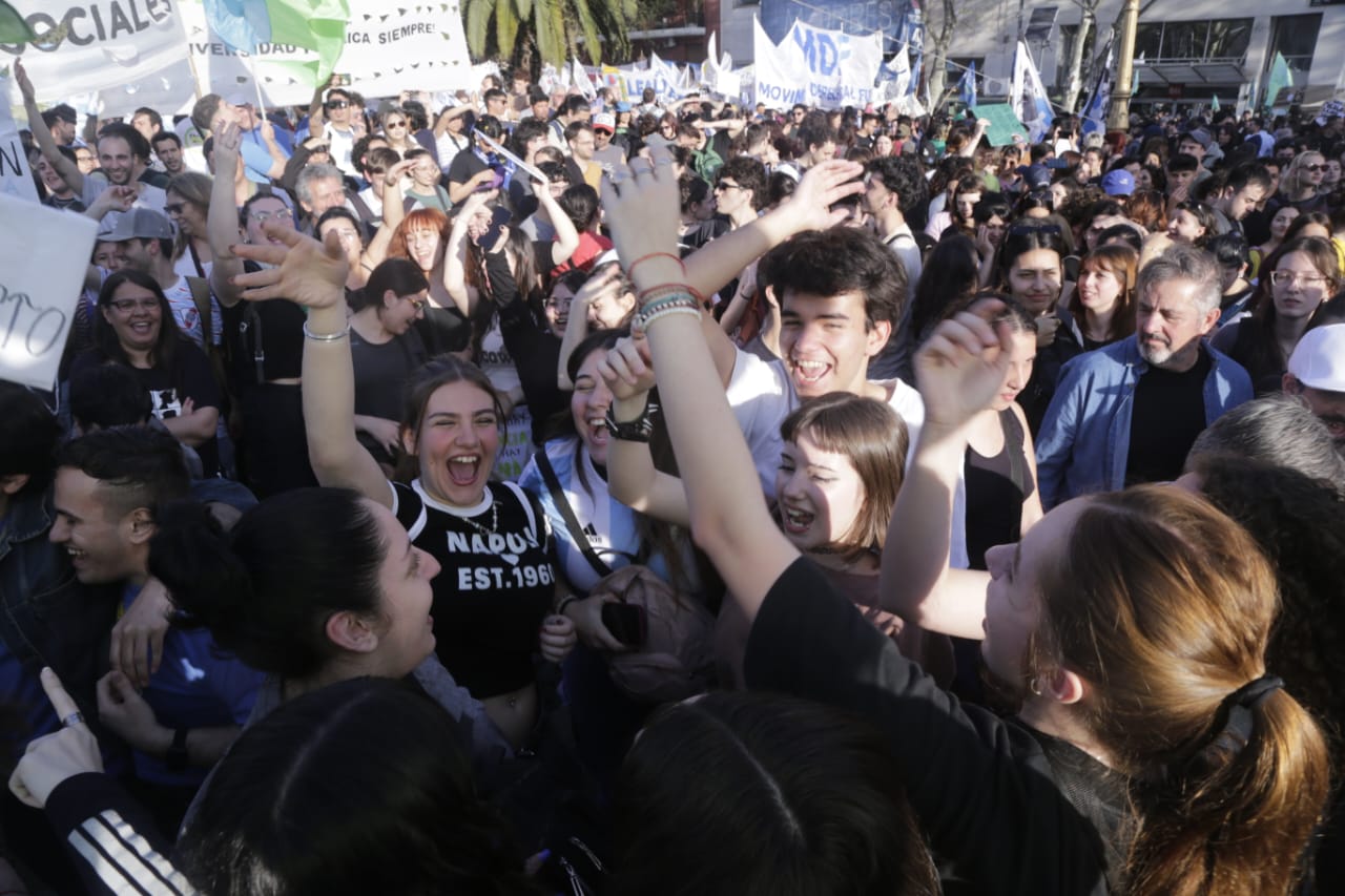 «¡Viva el Garrahan y la universidad pública, carajo!»: un grito de corazón en el Congreso