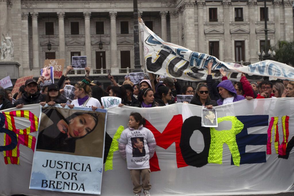 “Todas las vidas importan”, el dolor por el triple femicidio se transformó en un grito colectivo