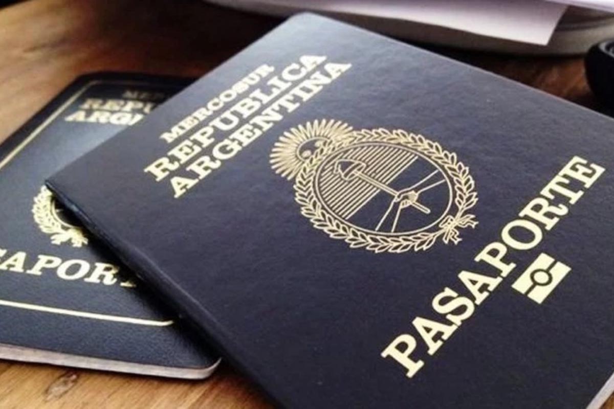 Imprimieron miles de pasaportes con fallas de seguridad y ahora le piden a los argentinos que los devuelvan