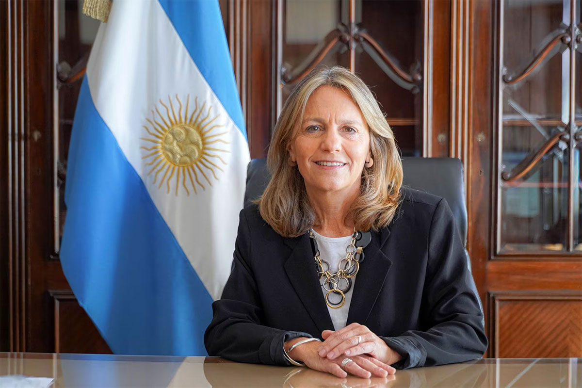 Denuncian al gobierno nacional por autorizar a operar a petrolera