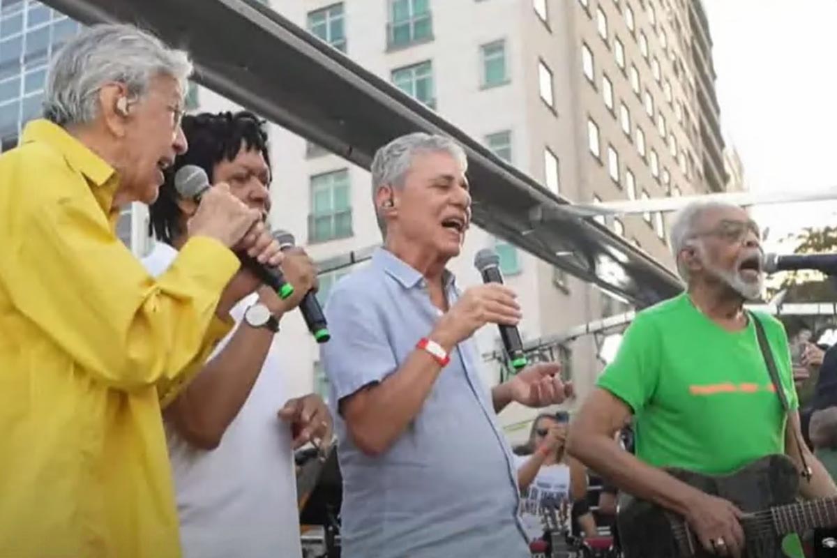 Caetano Veloso, Gilberto Gil, Chico Buarque y Djavan movilizan a miles de personas contra la impunidad política en Brasil