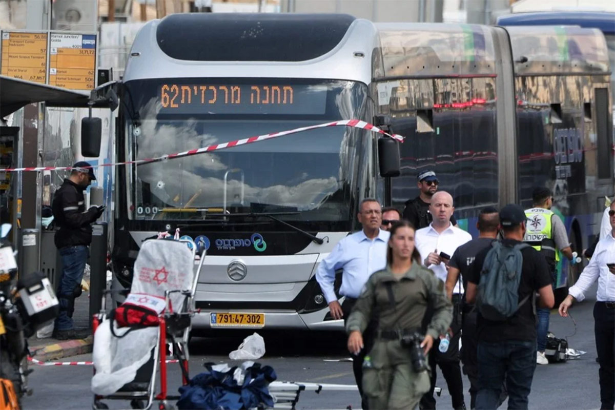 Medio Oriente: muertes en una parada de buses en Jerusalén y en un ataque en Gaza
