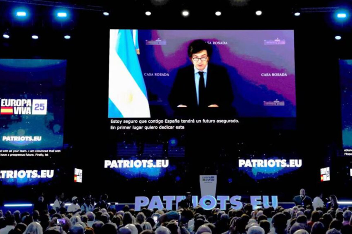 La ultraderecha española homenajeó a Charlie Kirk con la presencia virtual de Milei