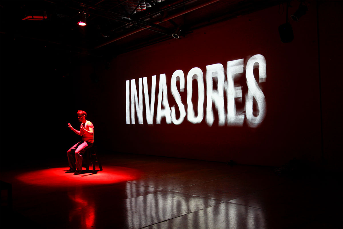 «En mitad de tanto fuego»: Victorio D’Alessandro se anima a un unipersonal distinto