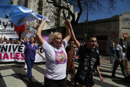 Presentan un amparo colectivo para exigir la restitución de pensiones por discapacidad