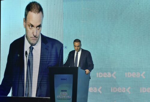 El Coloquio de Idea defiende las relaciones con China y va a fondo por la reforma laboral