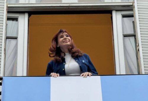 El mensaje de Cristina antes de las elecciones: «El voto puede poner un límite al gobierno de Milei»