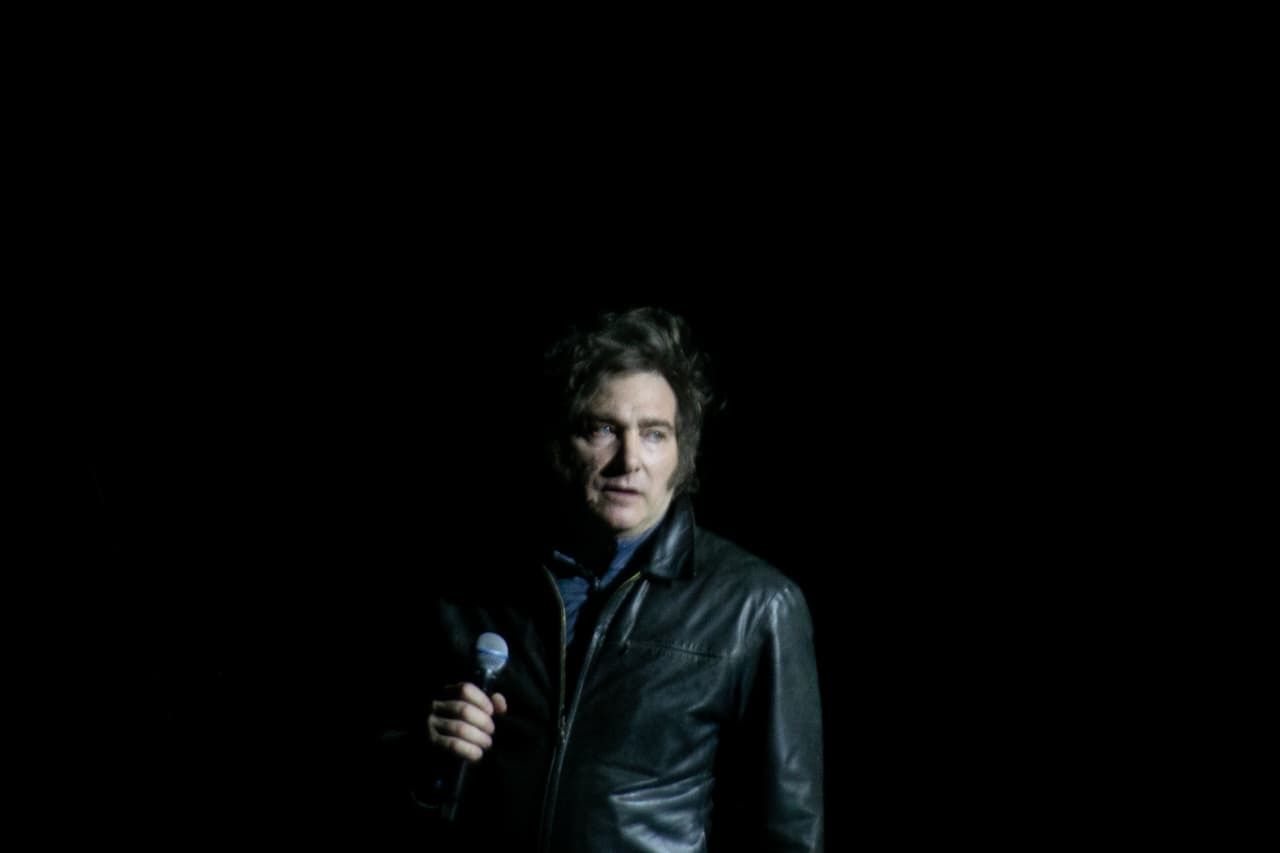 Javier Milei presenta su nuevo libro en el Movistar Arena en medio del escándalo por la renuncia de Espert