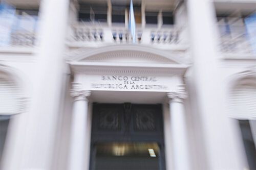 El mercado calcula cuántos dólares perderá el gobierno hasta el día de la elección