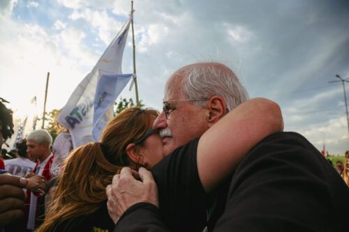 Banderazo de Taiana en Moreno: las voces de los ajustados de Milei protagonizan el final de la campaña