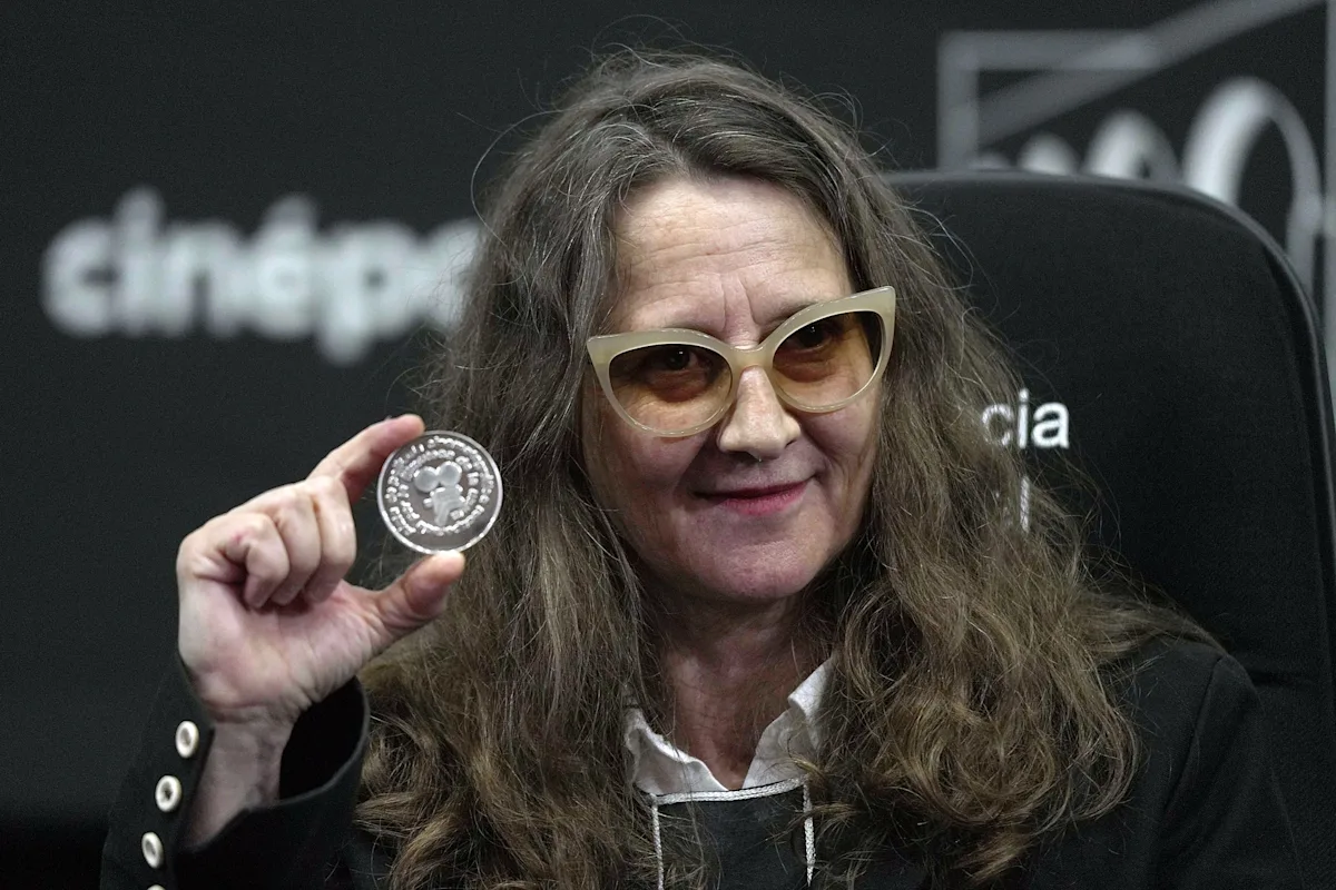Lucrecia Martel tras ser homenajeada en México: «El cine puede cambiar la historia de nuestros países»