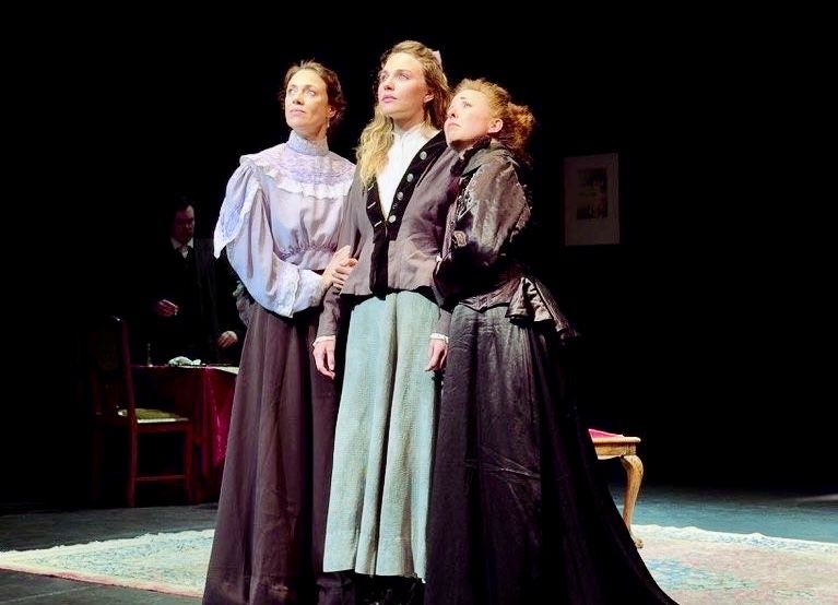 "Lejos de Moscú", cuando los sueños se apagan, el teatro puede volver a encenderlos