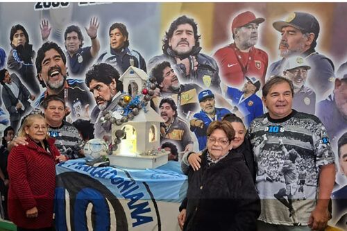 La Iglesia Maradoniana celebró el cumpleaños 65 de Diego y “bautizaron” a sus hermanas