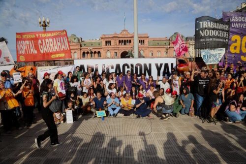 Garrahan y universidades: bronca, denuncia penal y pedidos de juicio político por la suspensión de las leyes