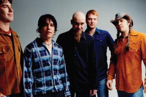 25 años de audacia sonora: Queens of the Stone Age y el legado de «Rated R»