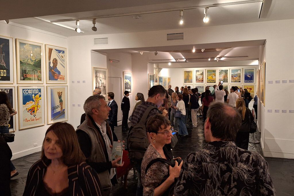 “Viaggio in Italia”, una muestra que recorre la edad de oro de los afiches turísticos italianos