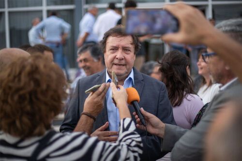 Weretilneck, complicado por las concesiones mineras al primo de Fred Machado