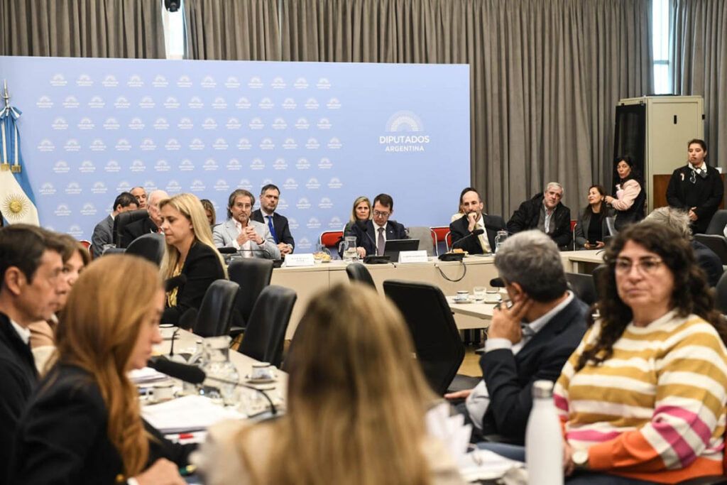 El Gobierno quiere dilatar el tratamiento del Presupuesto 2026 hasta que asuman los nuevos diputados