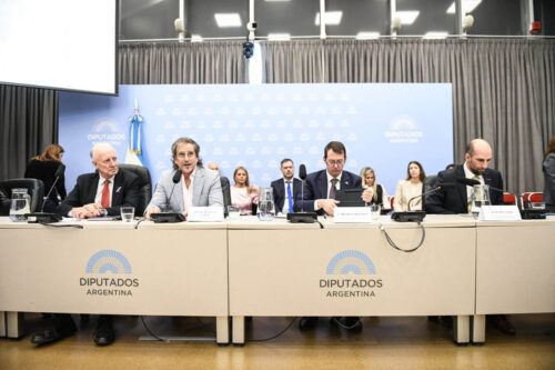 El Gobierno quiere dilatar el tratamiento del Presupuesto 2026 hasta que asuman los nuevos diputados
