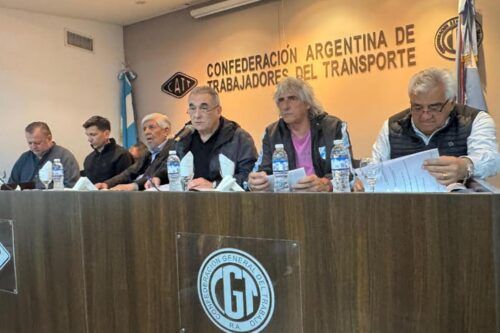 De manera unánime los sindicatos del transporte ratificaron el liderazgo de Juan Carlos Schmid al frente de la CATT