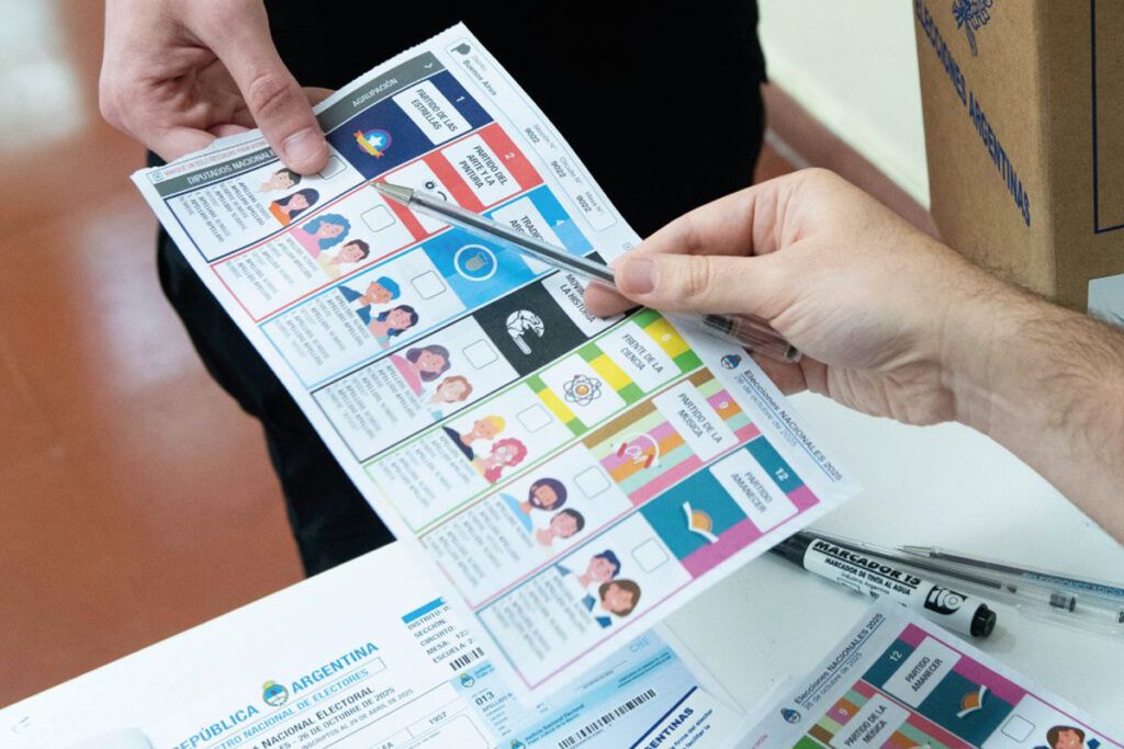 La declinación en el interior: otro factor que se debate dentro del peronismo para pensar la estrategia de recuperación 4 La declinación en el interior: otro factor que se debate dentro del peronismo para pensar la estrategia de recuperación