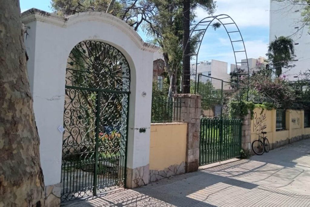 El gobierno porteño comenzó la demolición de un edificio neocolonial con más de un siglo de historia